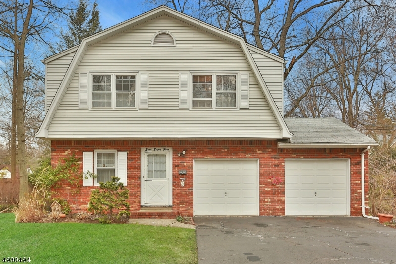 Property Photo:  784 Oradell Ave  NJ 07649 