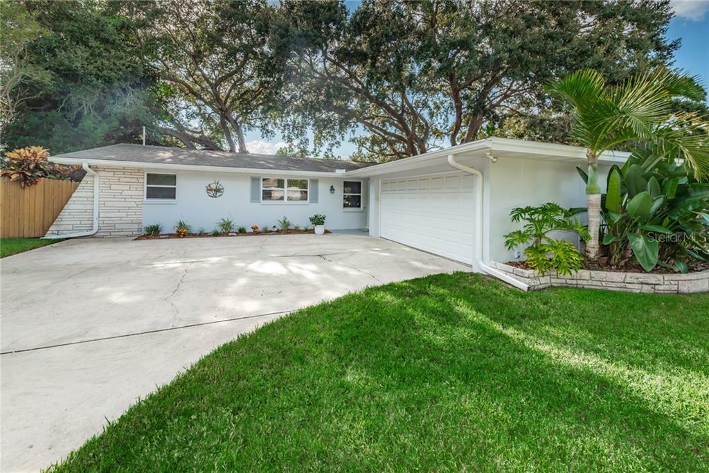 Property Photo:  80 Arnoni Drive  FL 34698 