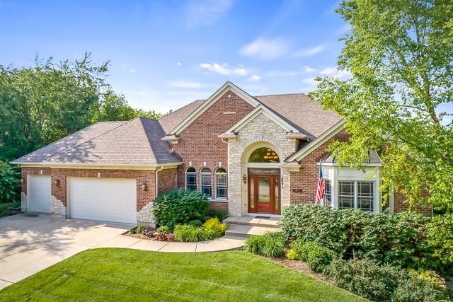 Property Photo:  1058 Chateau Bluff Lane  IL 60118 