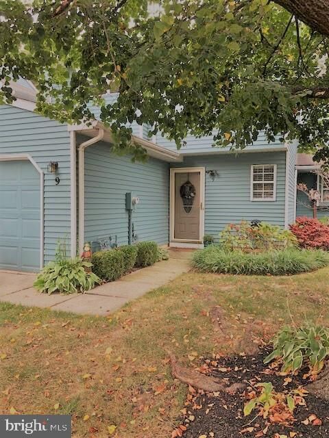 Property Photo: 9 Fairfax Court NJ 08505