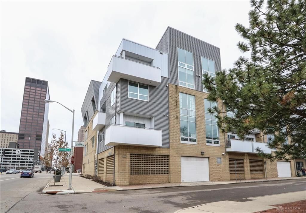 Property Photo: 111 Harries Street 406 OH 45402