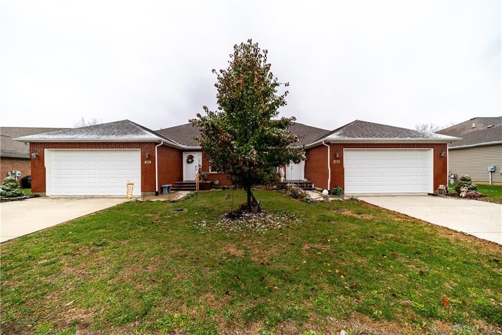 Property Photo: 109 Brooke Woode Drive OH 45309