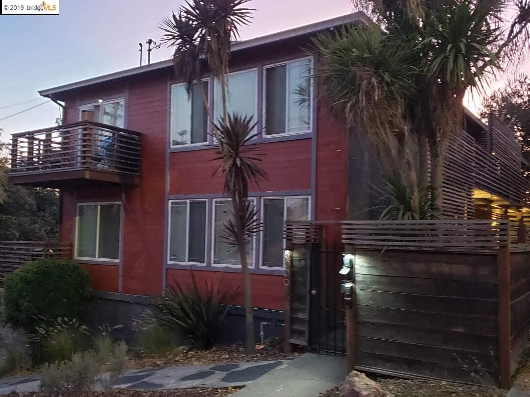 Property Photo: 8009 Greenridge Dr CA 94605