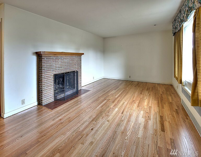 Property Photo:  819 N Mullen St  WA 98406 