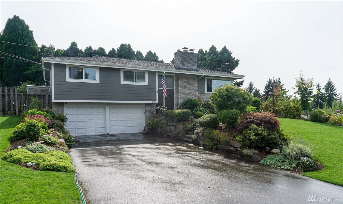 Property Photo:  8926 226th Place SW  WA 98026 