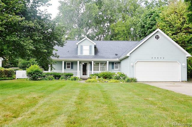 Property Photo:  28602 Chatham Road  MI 48138 