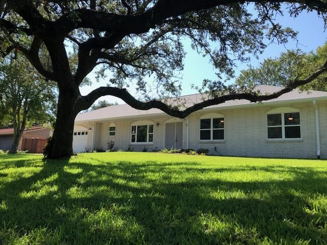 Property Photo:  705 Poinciana Drive  FL 32561 