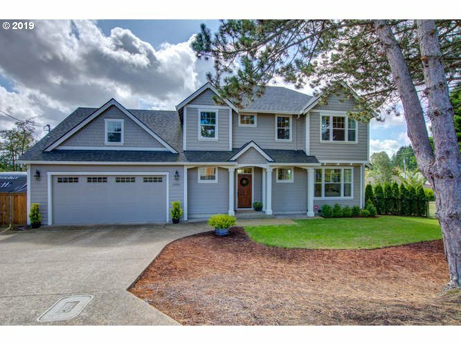 Property Photo: 13310 SE Valemont Ln OR 97086