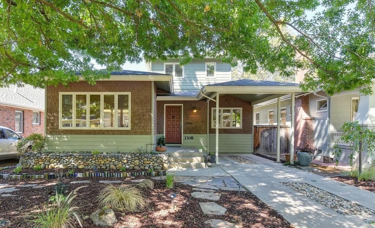 Property Photo:  1308 37th Street  CA 95816 