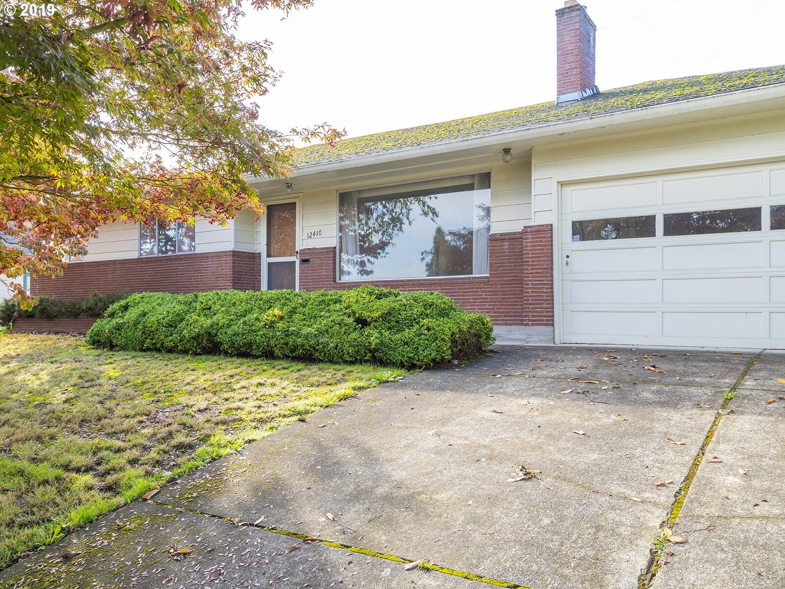 Property Photo:  12410 NE Morris St  OR 97230 