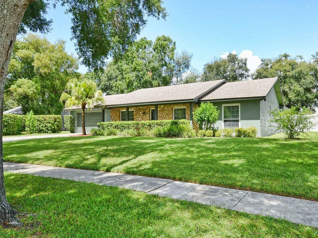 Property Photo:  3221 Stratford Lane  FL 32757 