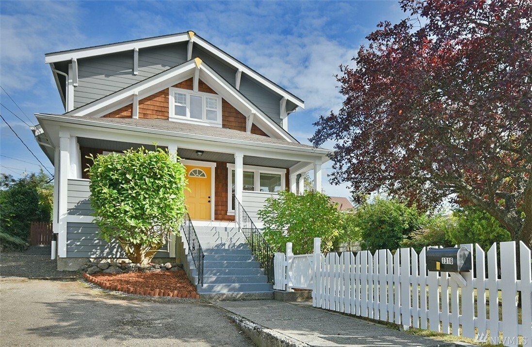 Property Photo:  1316 Perry Ave  WA 98310 