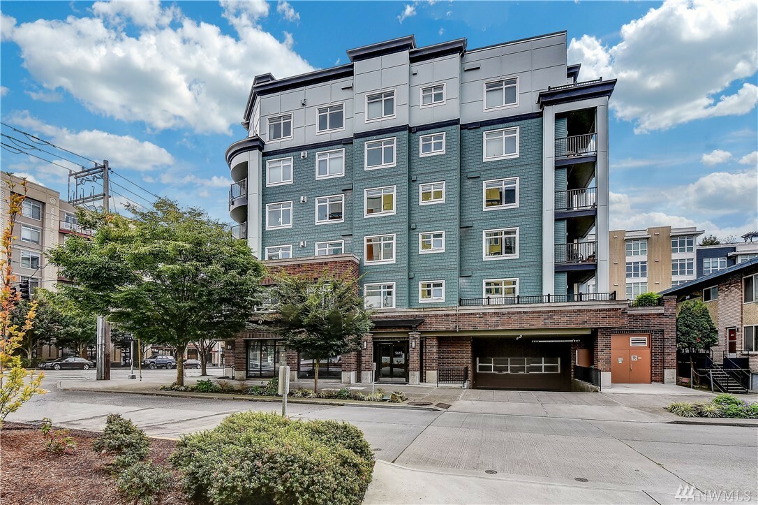 Property Photo: 5615 24th Ave NW 22 WA 98107