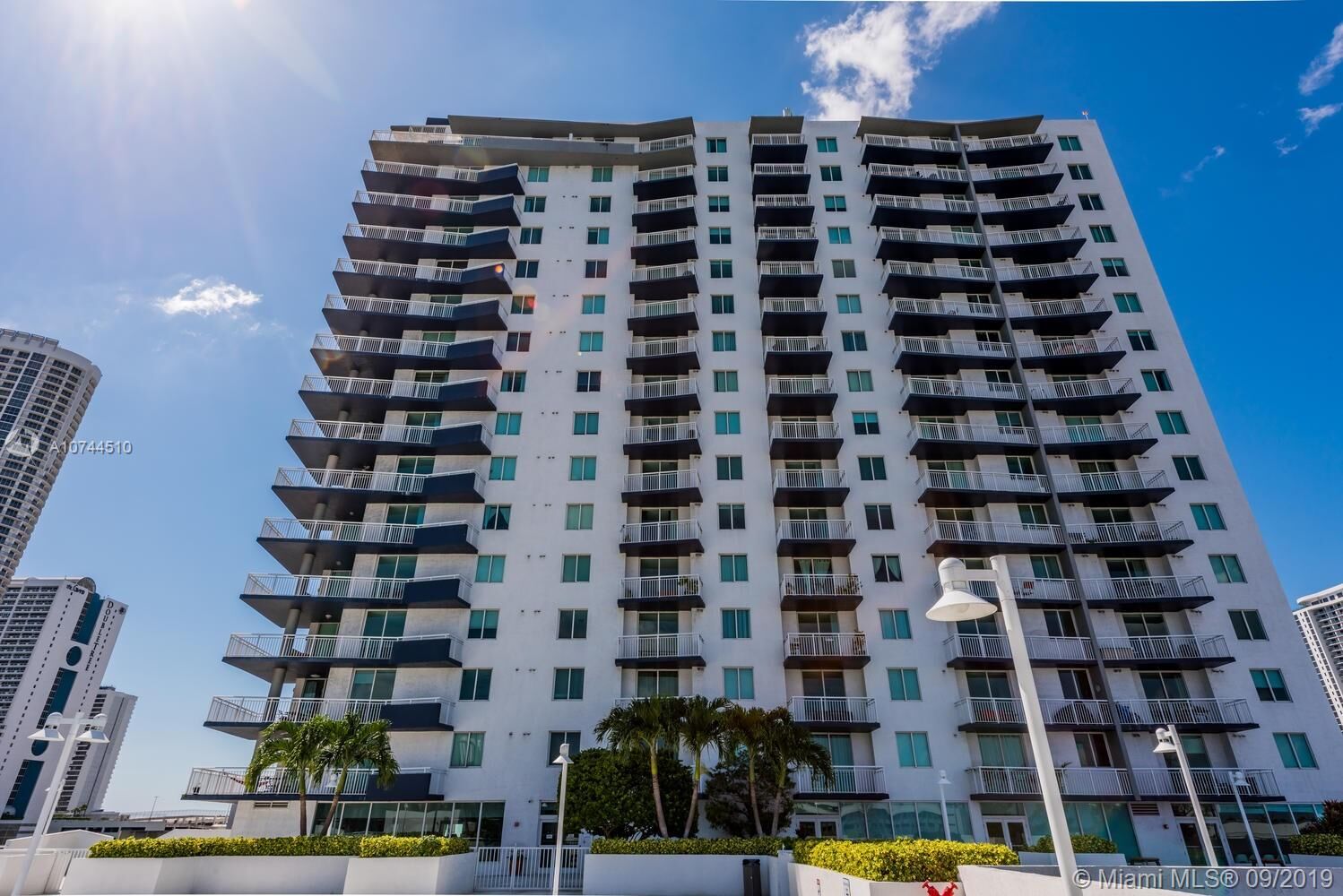 Property Photo: 275 NE 18th St 1603 FL 33132