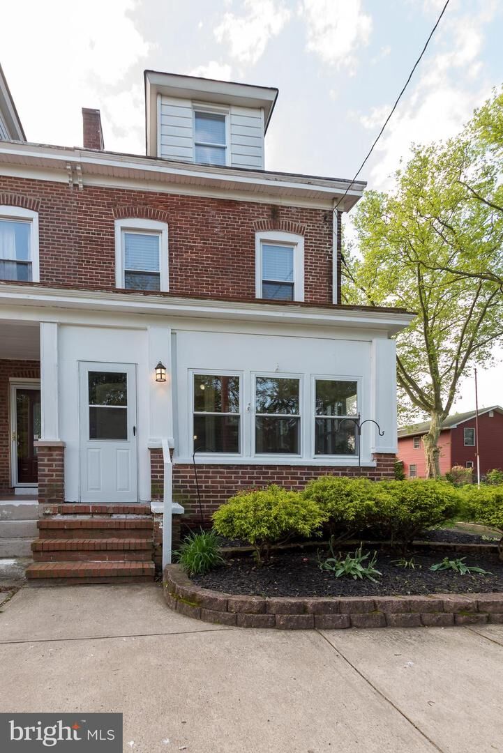 Property Photo: 560 Hamilton Avenue NJ 08554