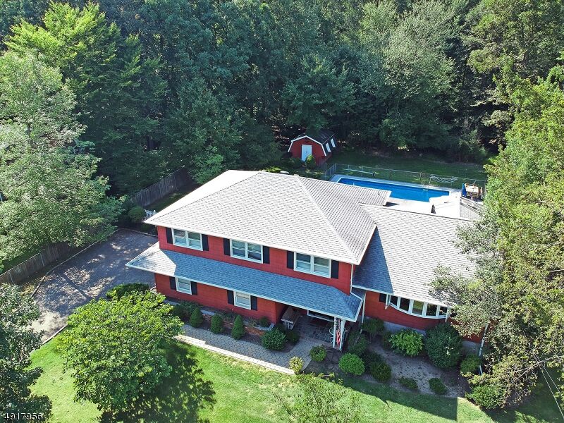 Property Photo:  76 Fairchild Pl  NJ 07981 