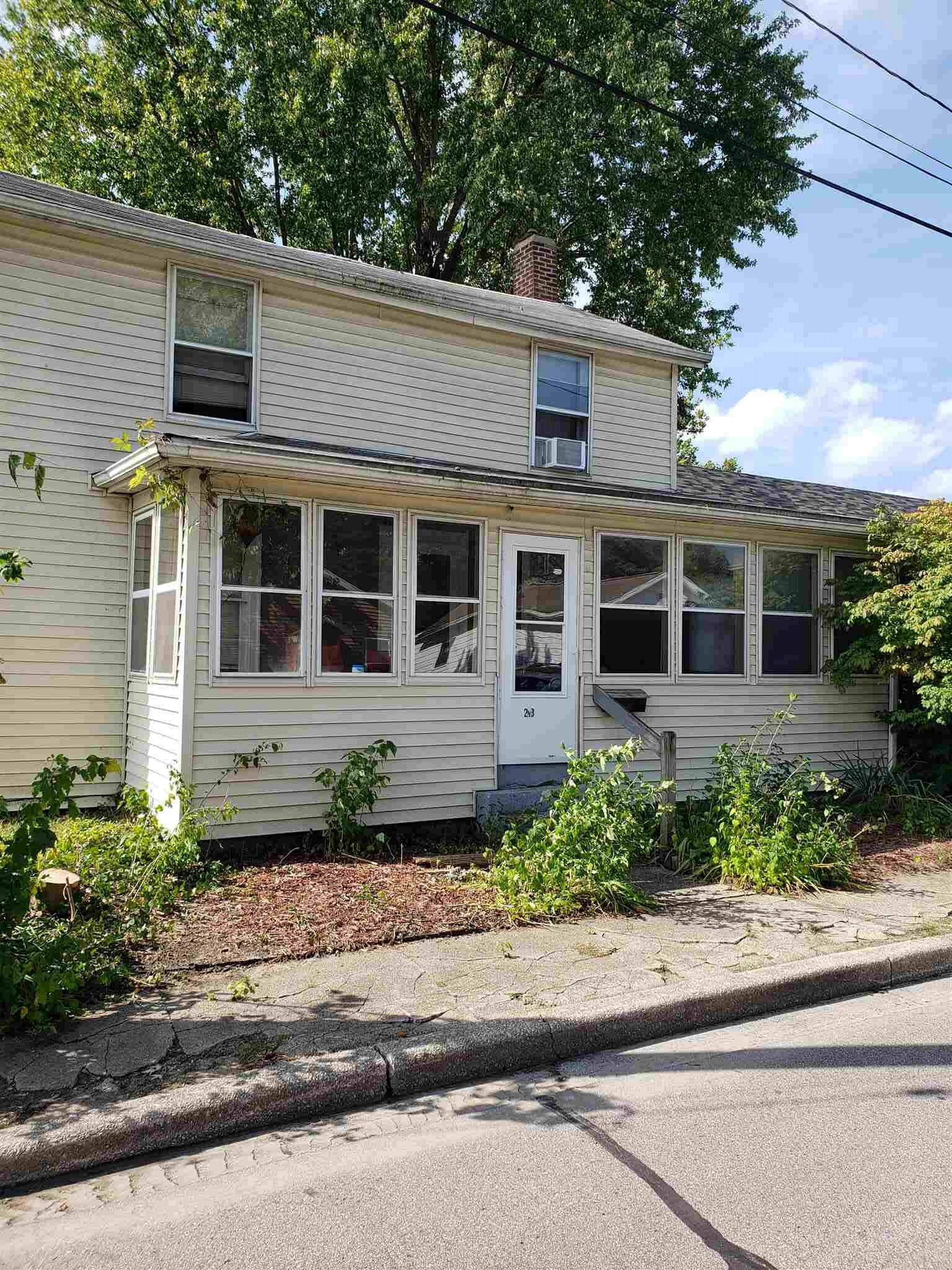 Property Photo:  213 Union Street  IN 46544-2249 