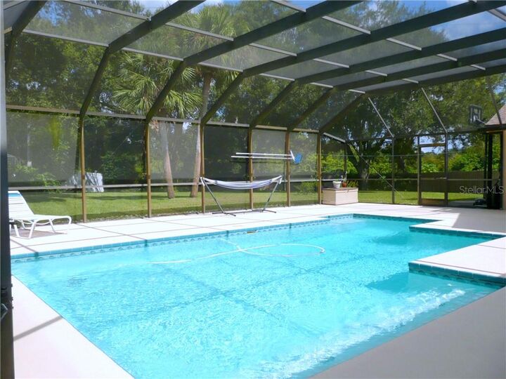 Property Photo: 401 Pine Warbler Way N FL 34683