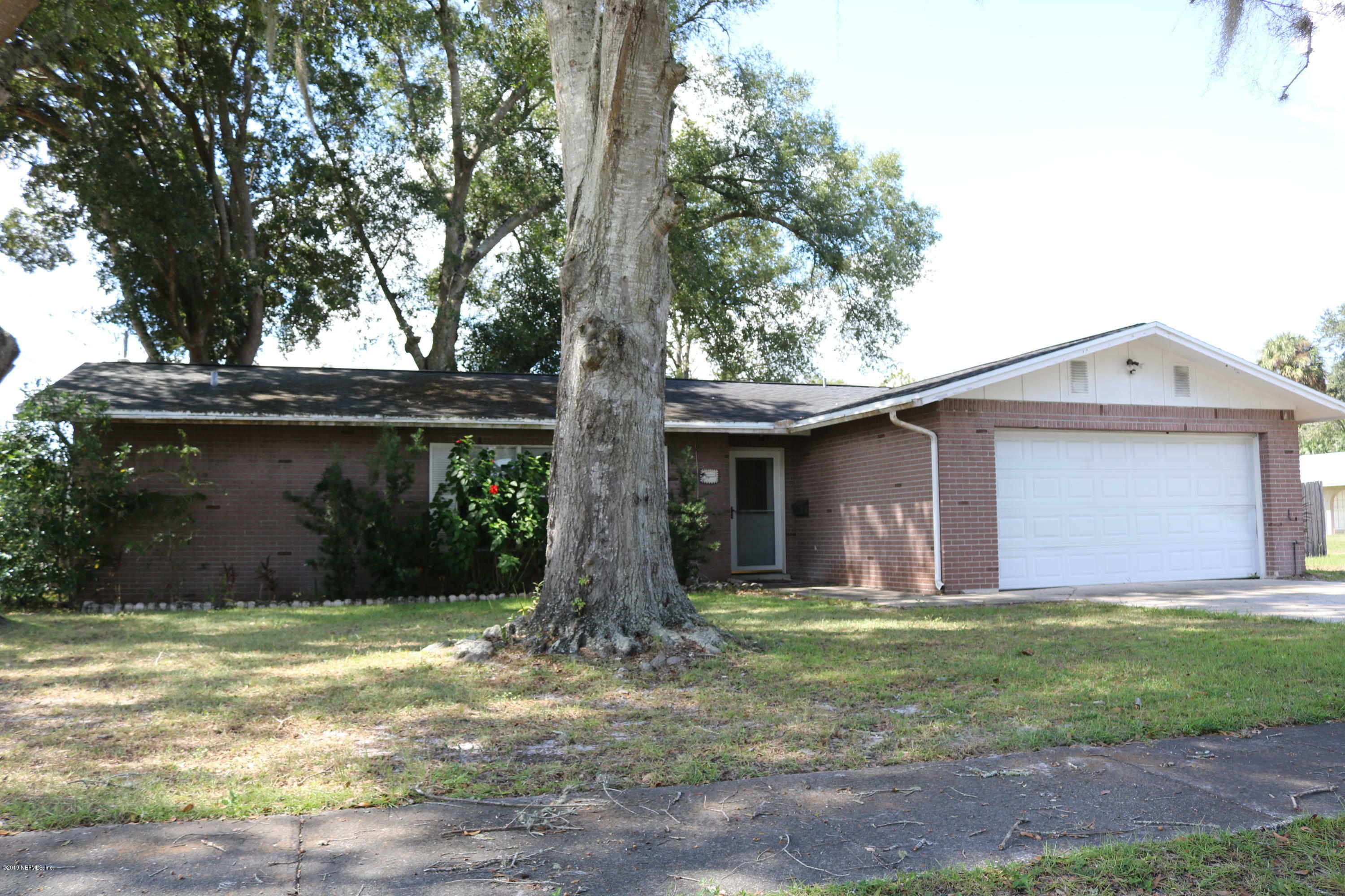 Property Photo:  200 Redbud Lane  FL 32177 