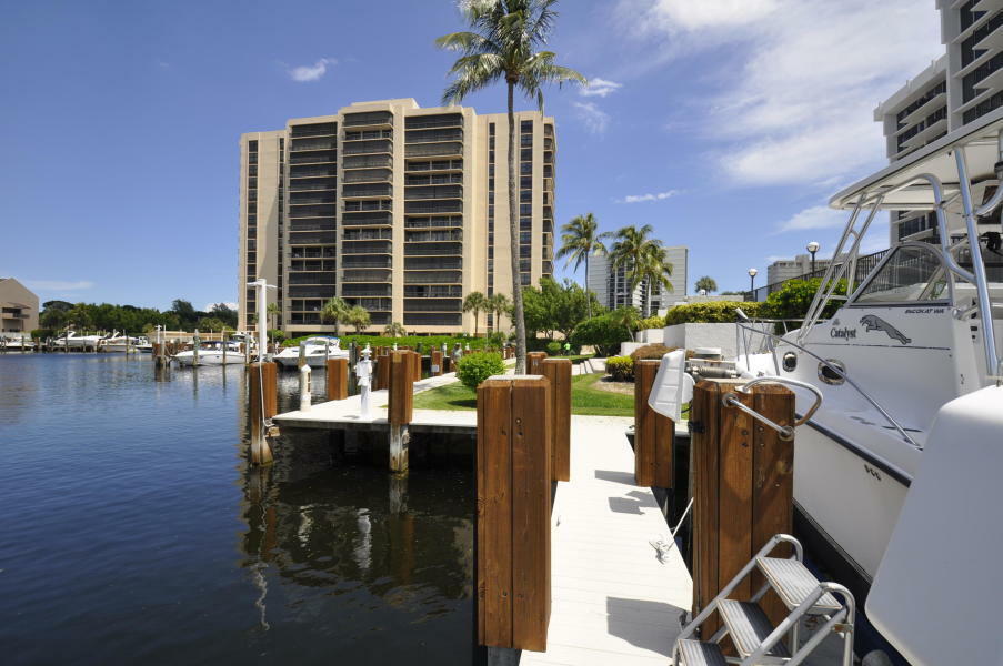 Property Photo:  4748 S Ocean Boulevard 301  FL 33487 