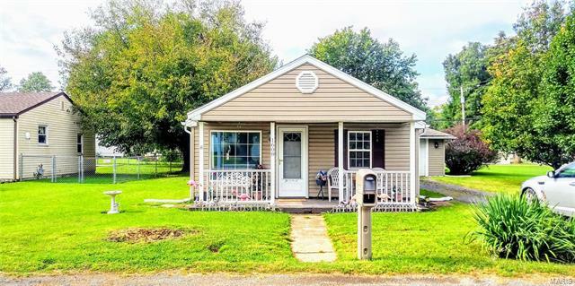 Property Photo: 1608 Union Avenue 62040