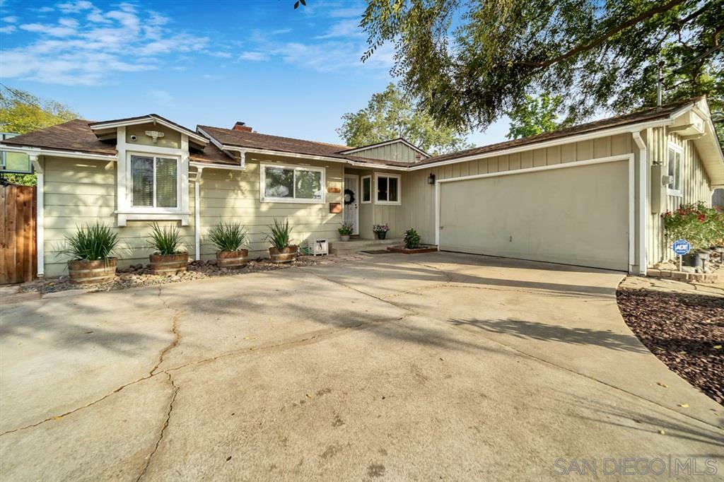 Property Photo:  1133 Hardin Dr  CA 92020 