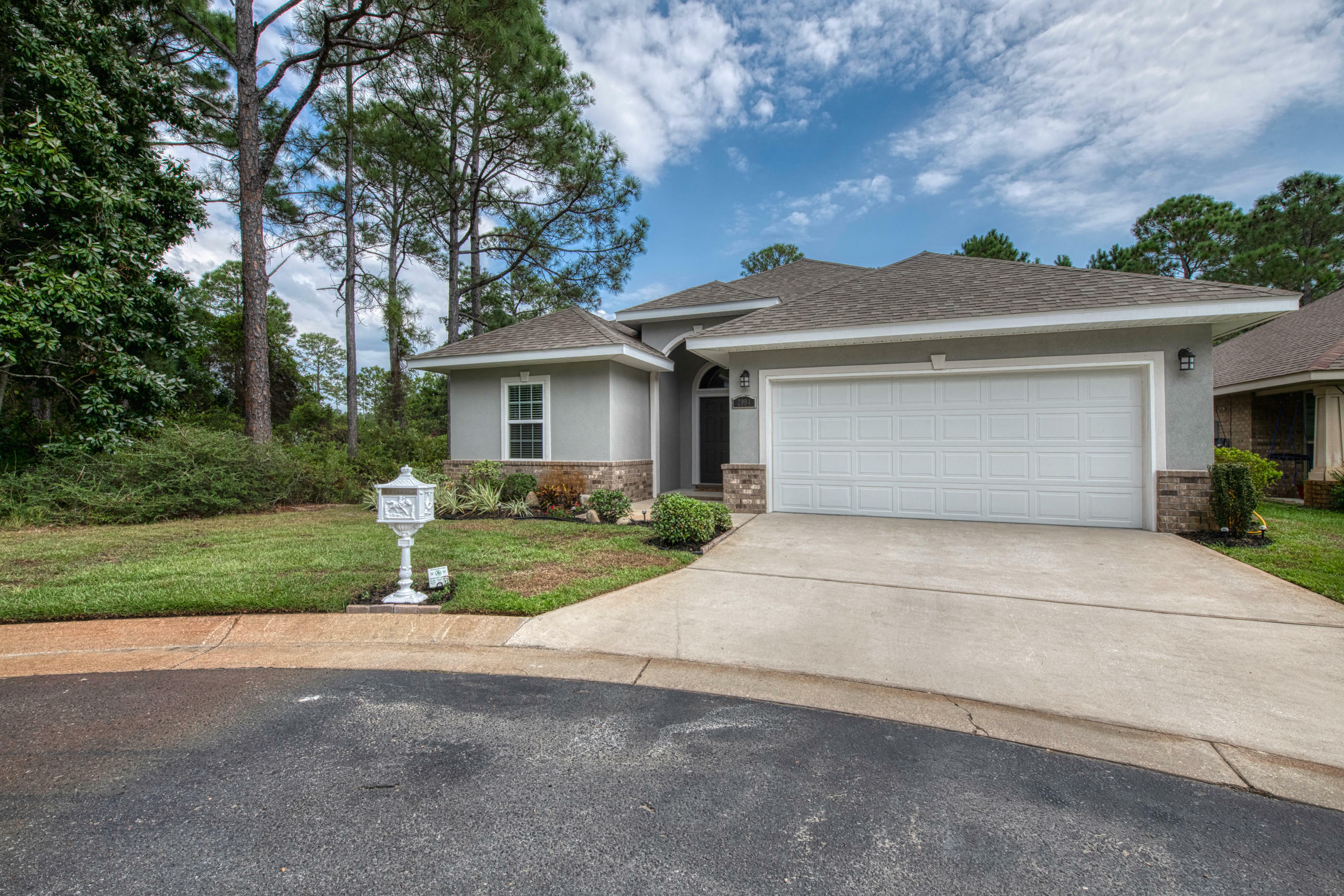 Property Photo:  2094 Fountainview Drive  FL 32566 