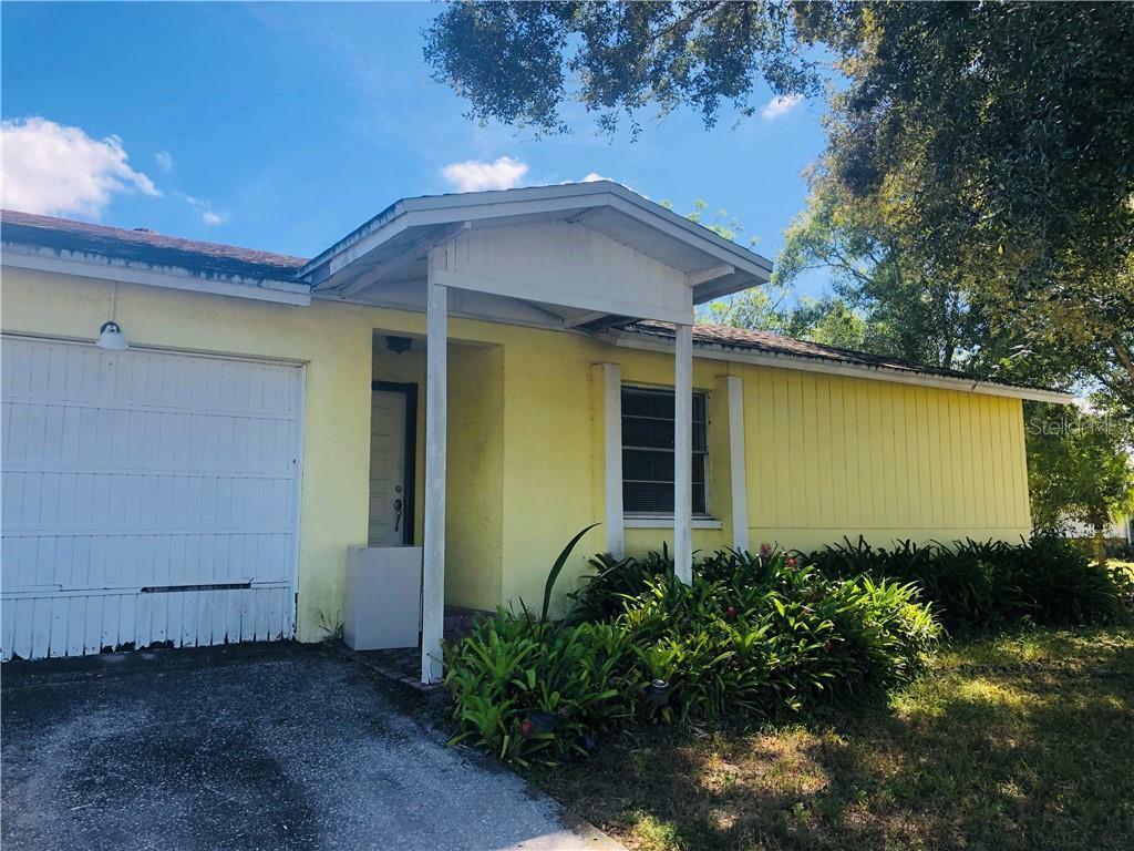 Property Photo: 13901 Bridgeport Drive FL 33625