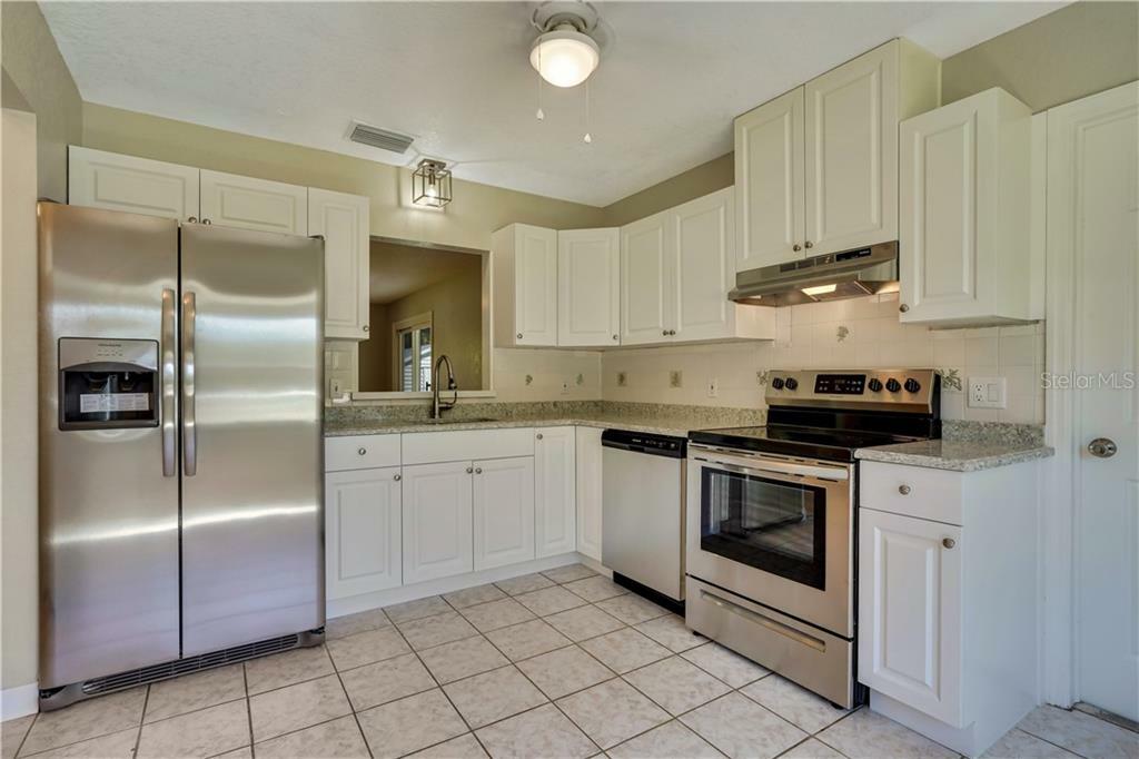 Property Photo:  17476 Quincy Avenue  FL 33948 