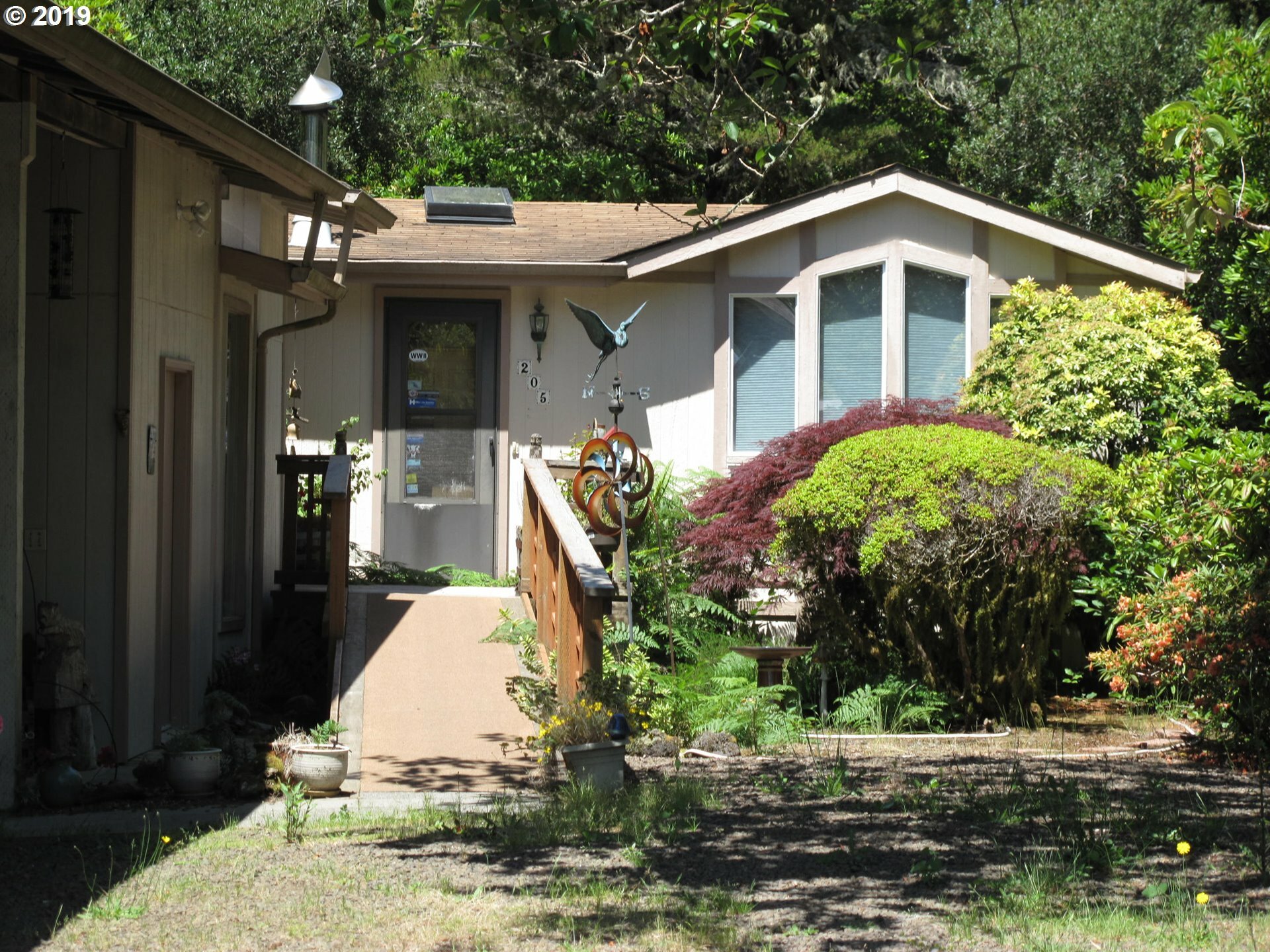 Property Photo:  1600 Rhododendron Drive 205  OR 97439 
