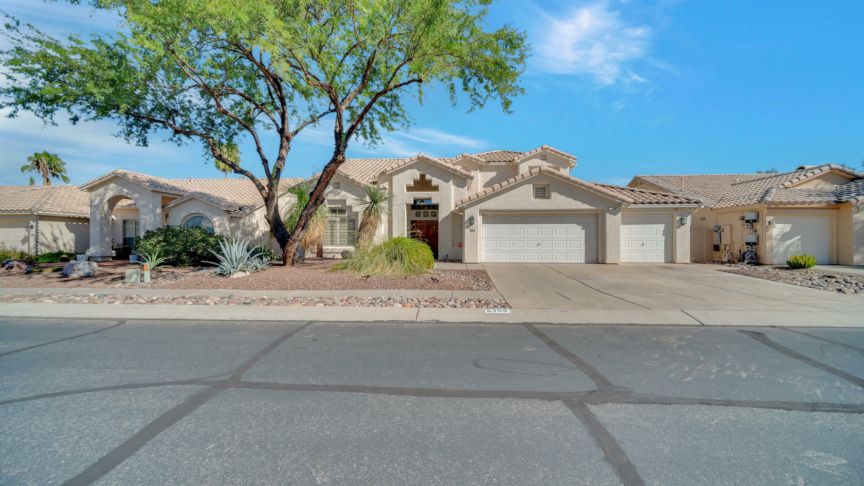 Property Photo:  8300 N Westcliff Drive  AZ 85743 