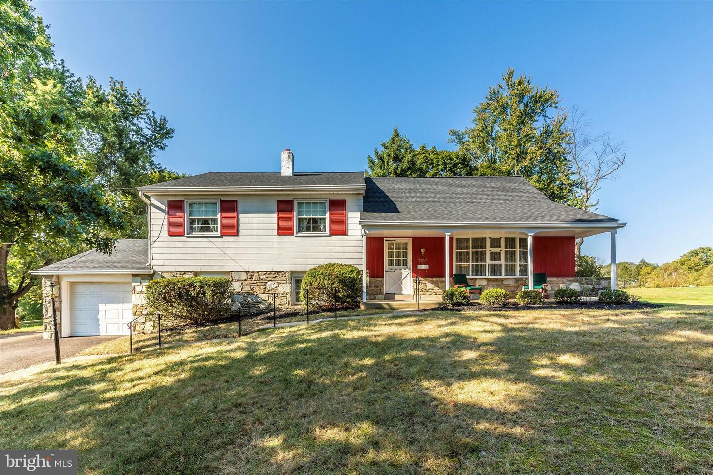 Property Photo:  1737 Aidenn Lair Road  PA 19025 