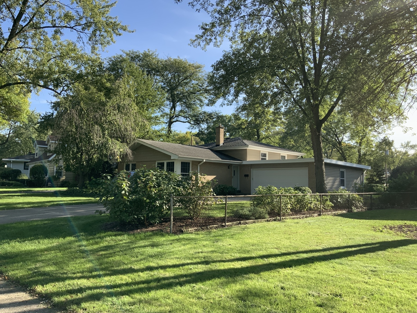 Property Photo:  322 Hemlock Lane  IL 60540 