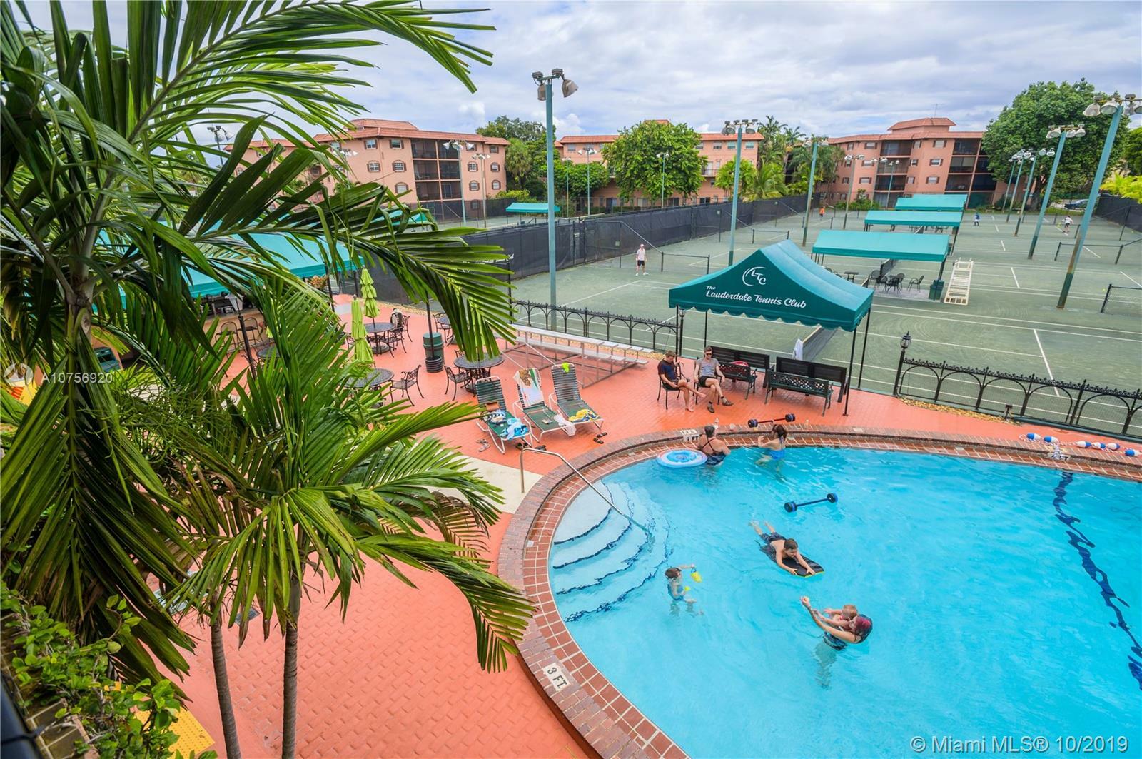 Property Photo: 650 E Tennis Club Dr 109 FL 33311