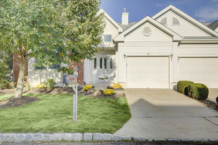 8 Wellington Place  Monroe NJ 08831 photo