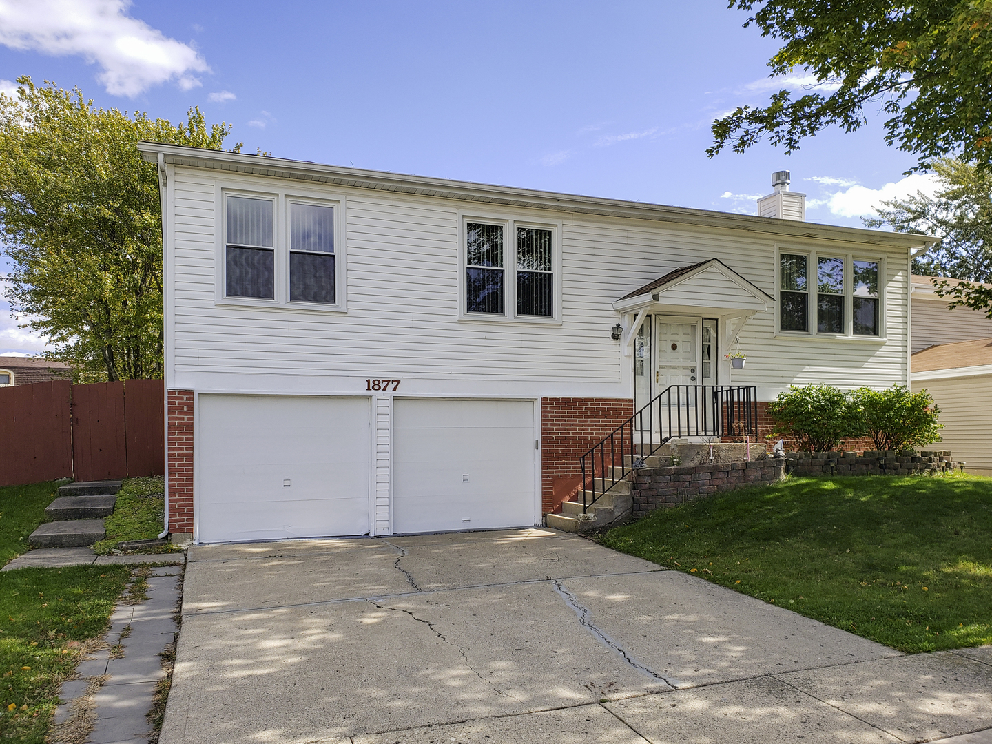 Property Photo:  1877 Scarboro Drive  IL 60139 
