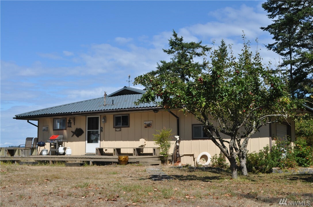 Property Photo:  156 Bunny Lane  WA 98245 