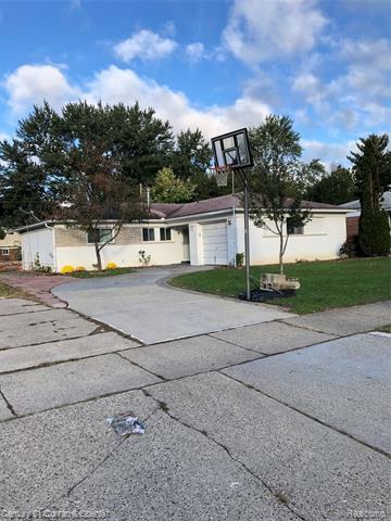 Property Photo:  22815 Glenmoor Hts  MI 48336 