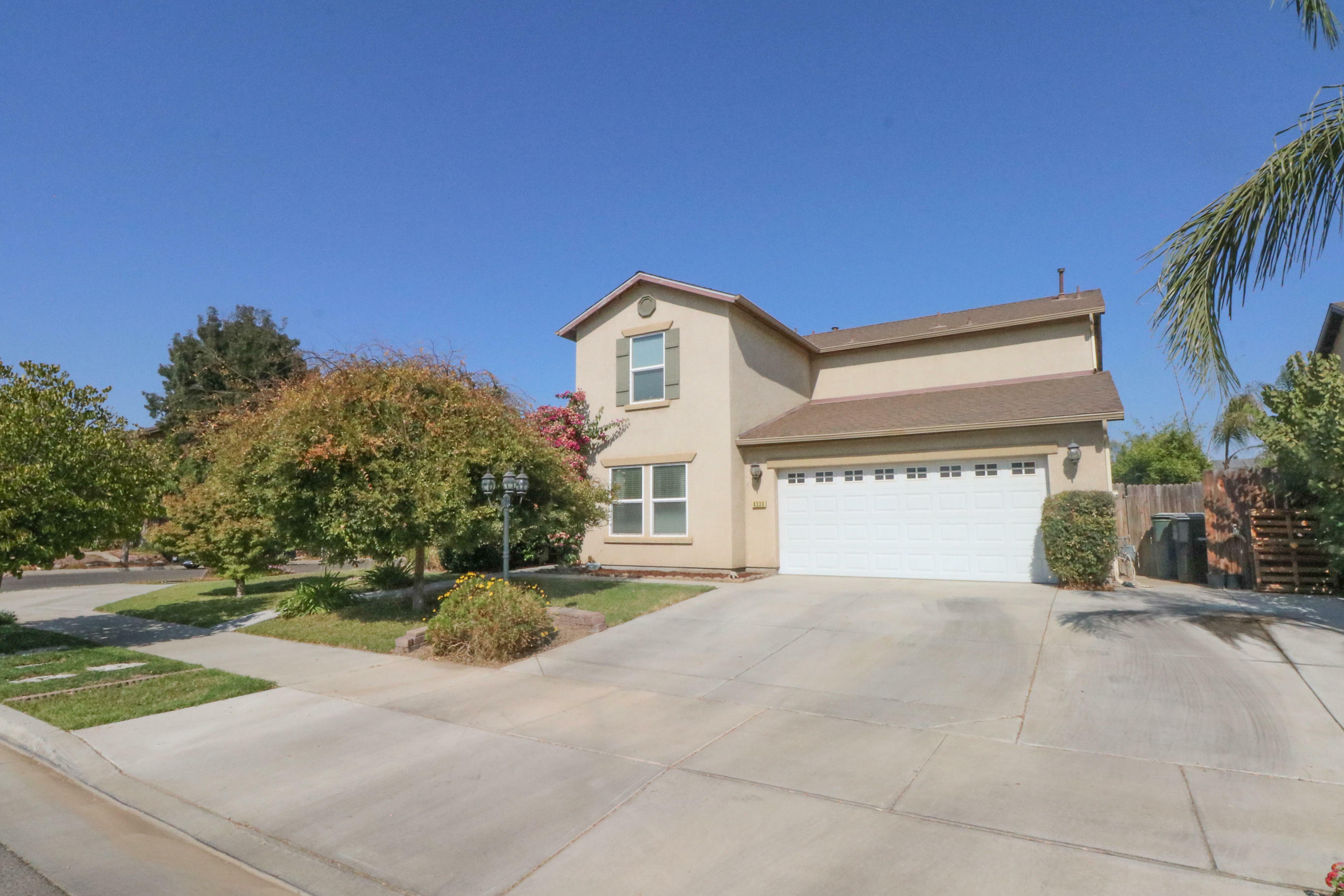 4330 W Nellis Avenue  Visalia CA 93277 photo