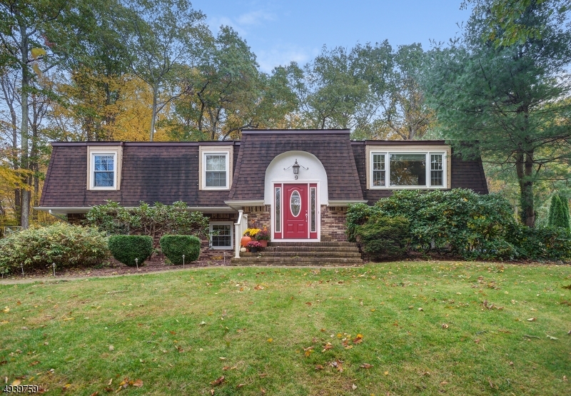 Property Photo:  9 Tall Oaks Dr  NJ 07438 