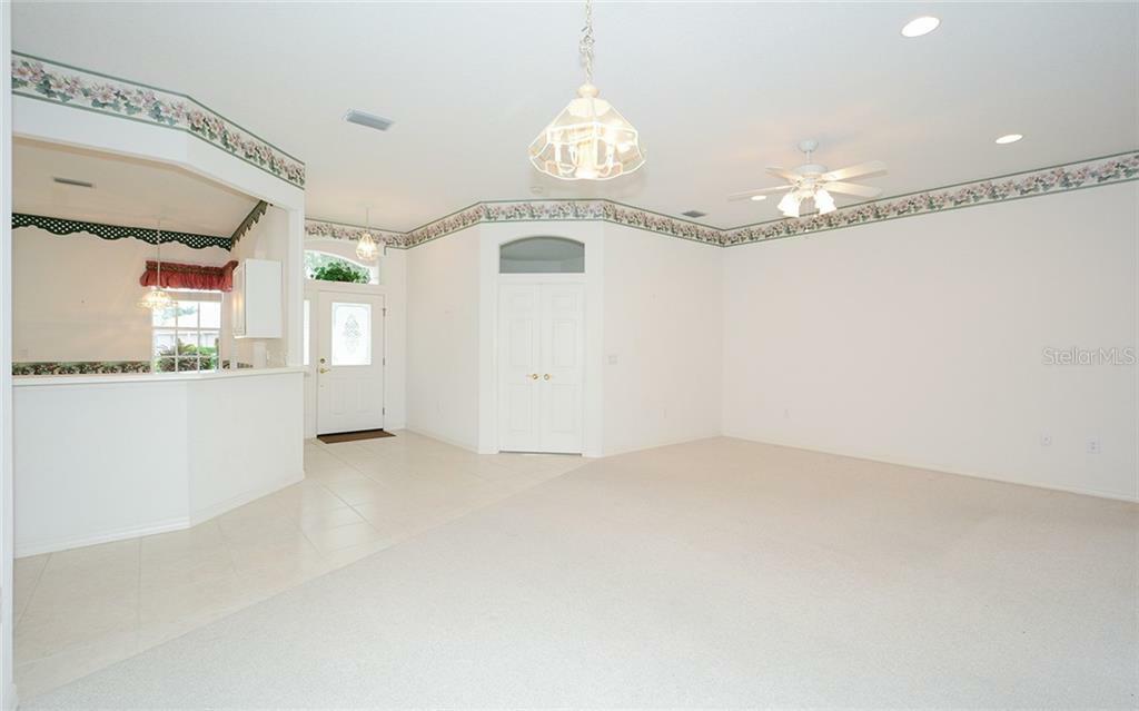 Property Photo:  6803 Wagon Wheel Circle  FL 34243 