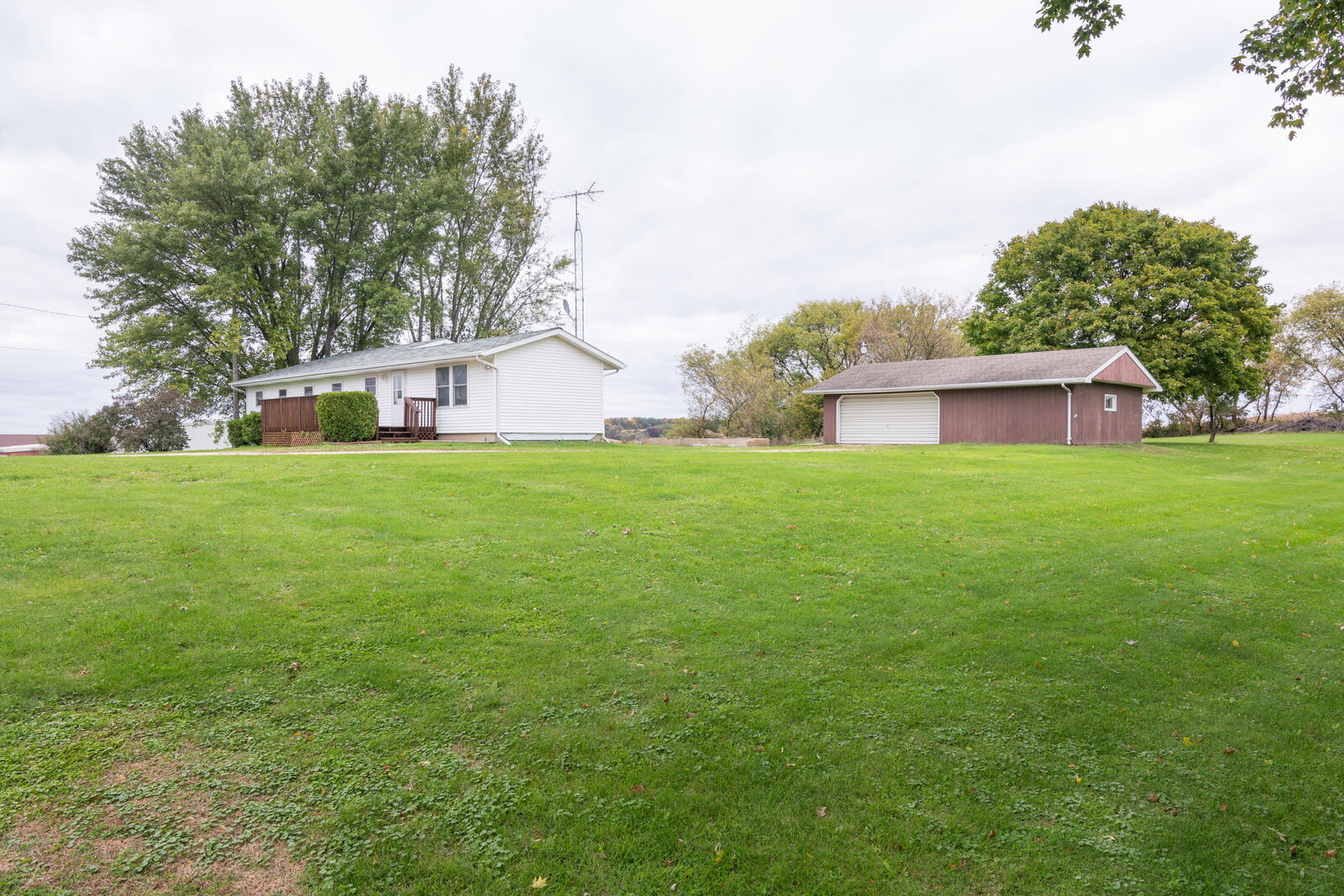 Property Photo: W2844 W Neda Rd WI 53035