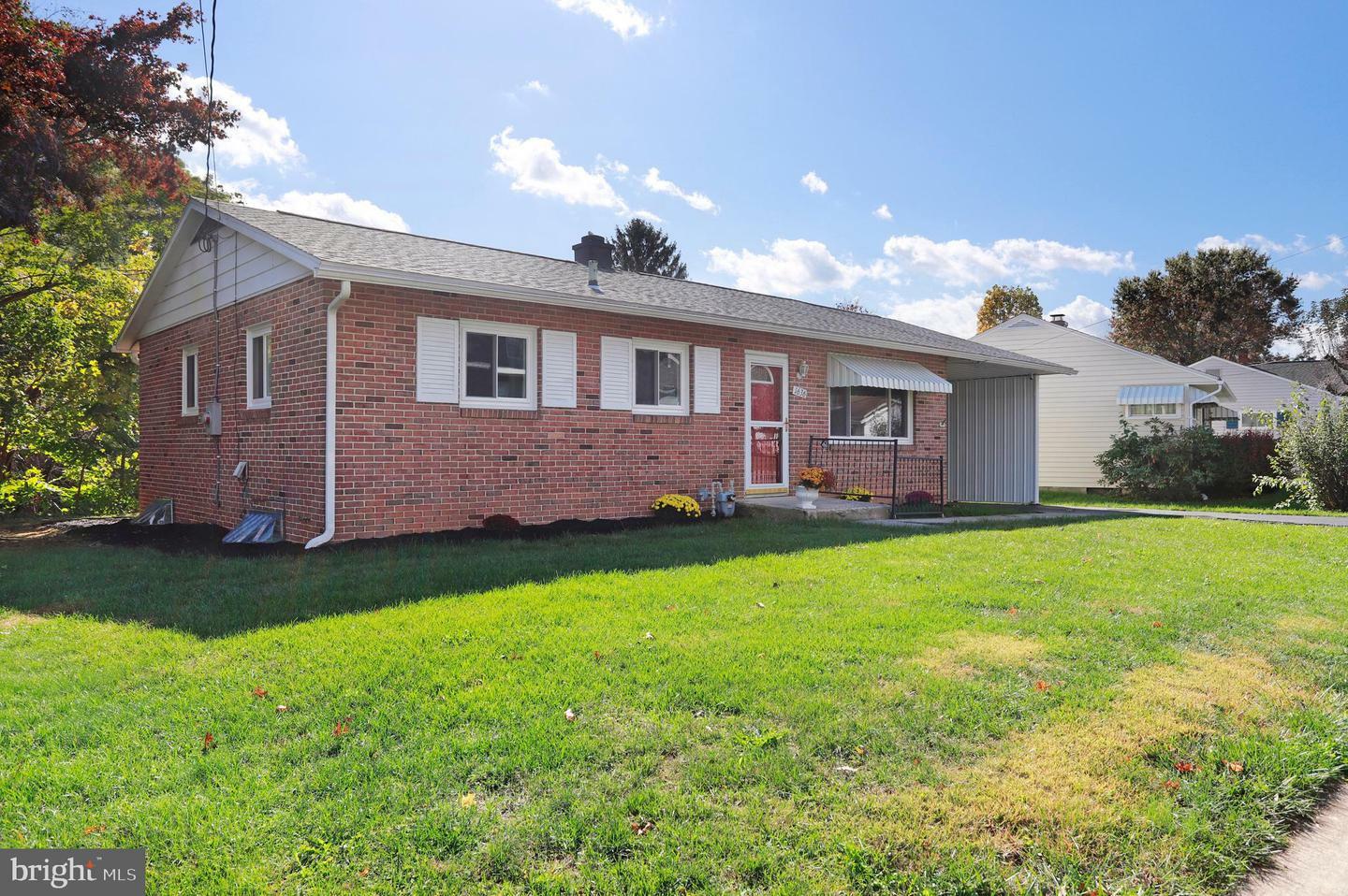 Property Photo:  1636 Scotland Avenue  PA 17201 