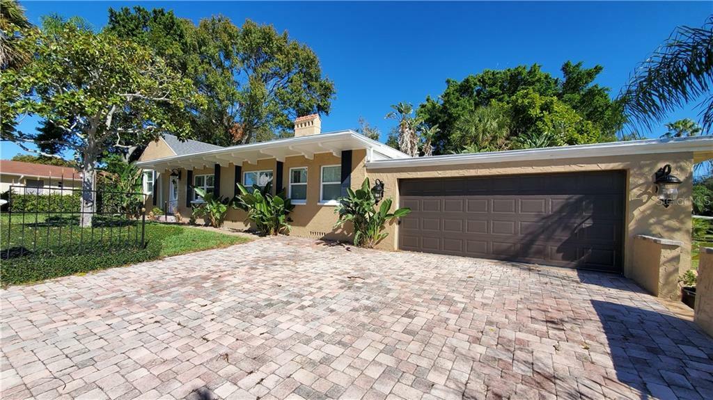 Property Photo: 72 N Park Avenue FL 34689