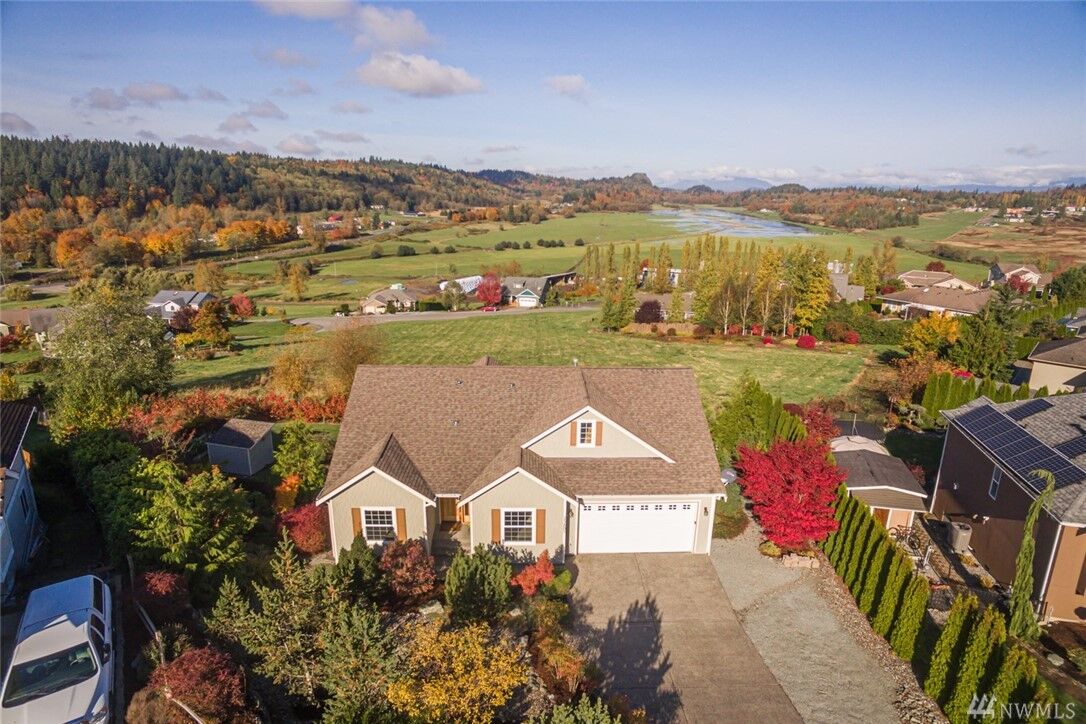 Property Photo:  23805 Copper River Ct  WA 98274 