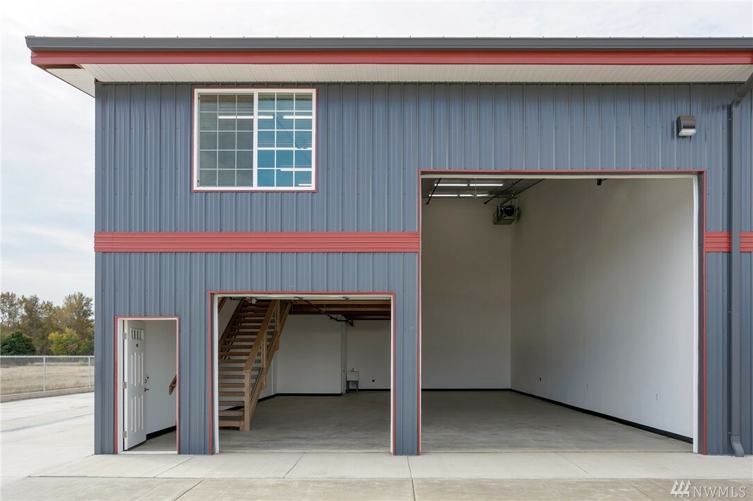 Property Photo: 1943 Baltic Wy D106 WA 98248
