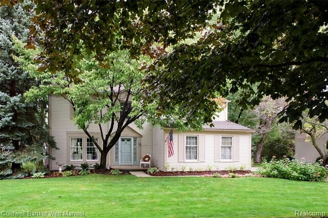 Property Photo:  1787 Farmbrook Drive  MI 48098 