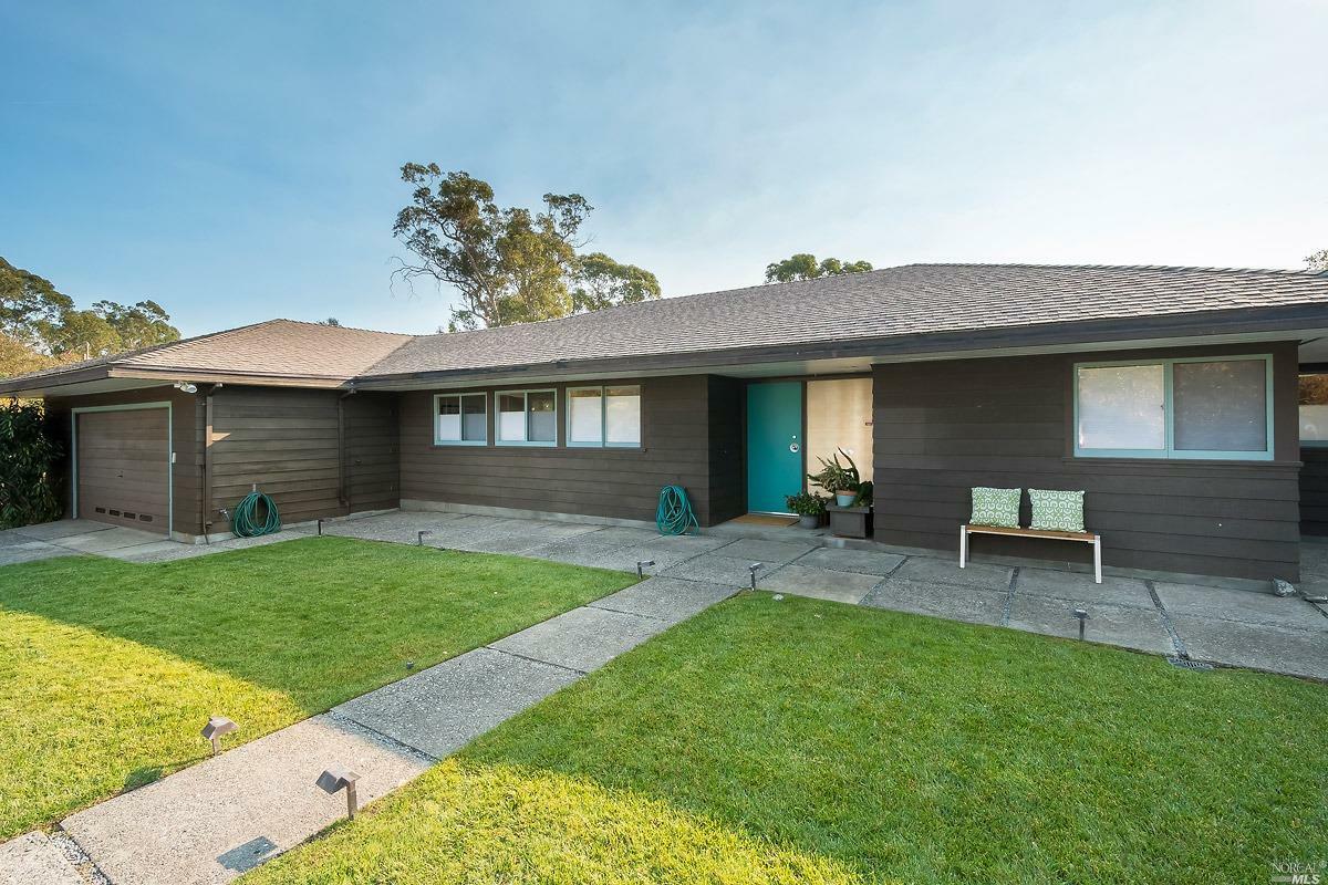 Property Photo:  3 Crown Point  CA 94901 