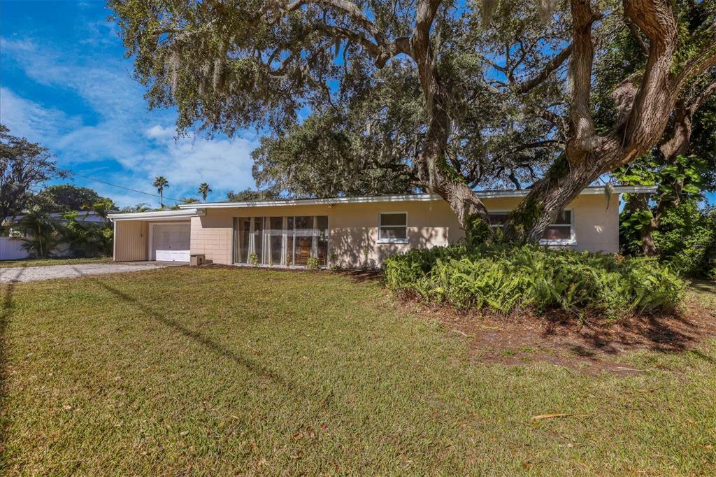 Property Photo:  1221 Magellan Drive  FL 34243 