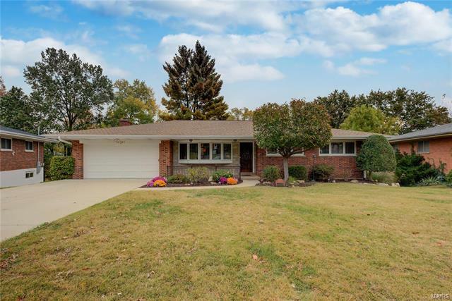 Property Photo: 10101 Glenfield Terr 63126